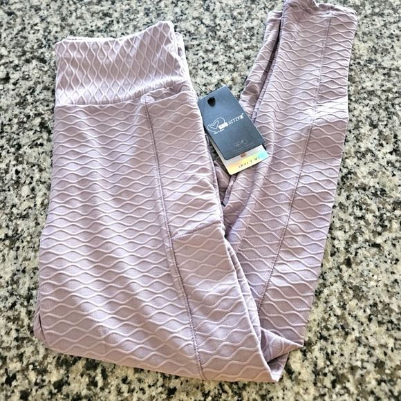 ShoActive Butt Sculpting Leggings. NWT - Picture 7 of 12